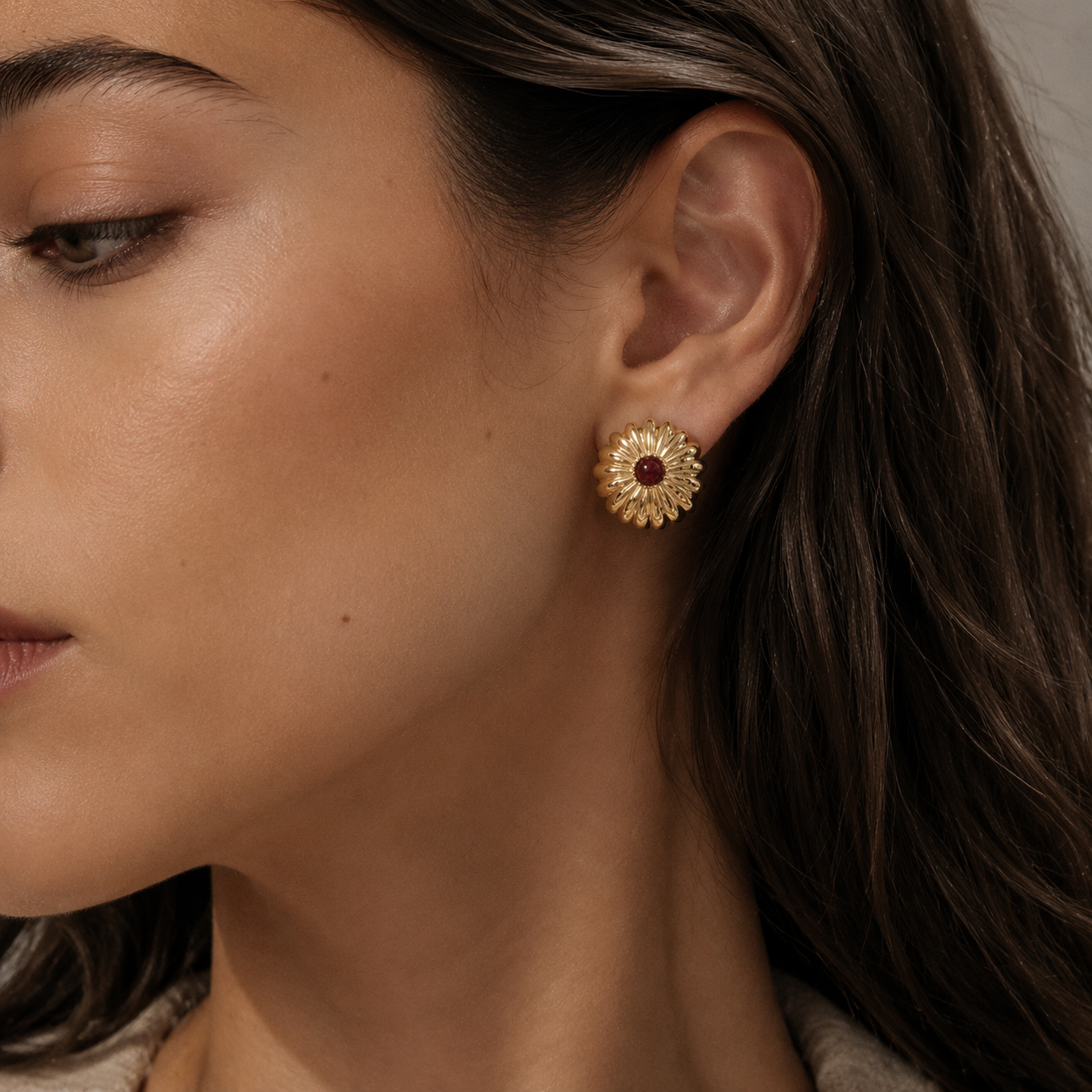 Daisy Stone Stud Earrings